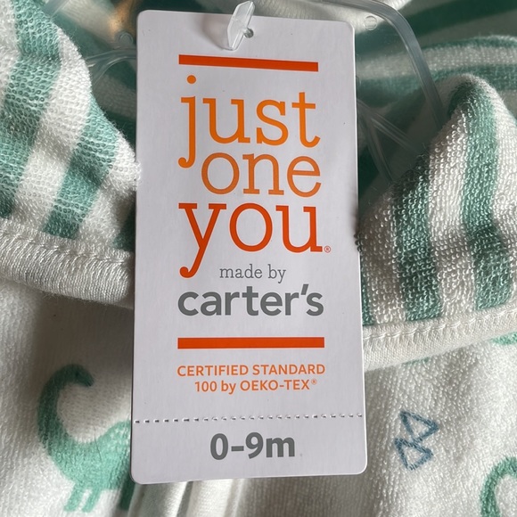 Carter’s just one you baby bathrobe 0-9 Months - Picture 2 of 4